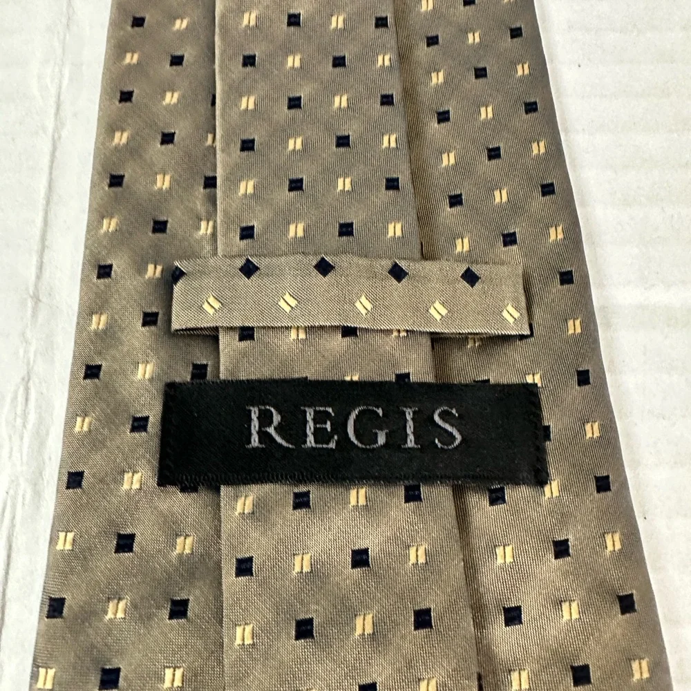 Silk Tie Made in Italy Brand New Tan/Gold with Black Squares Regis Brand